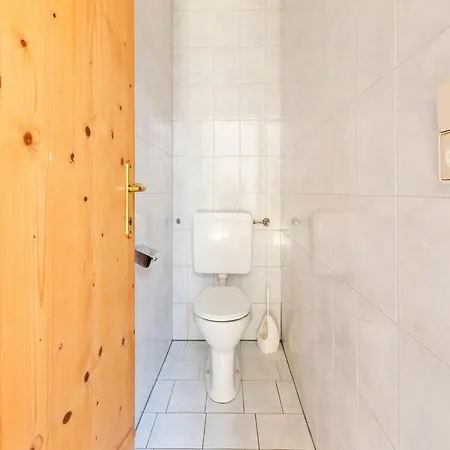 Near Slopes, Cleaning Included Apartment